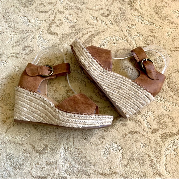 White Mountain Viewridge Espadrille Wedge Sandal - Picture 6 of 15